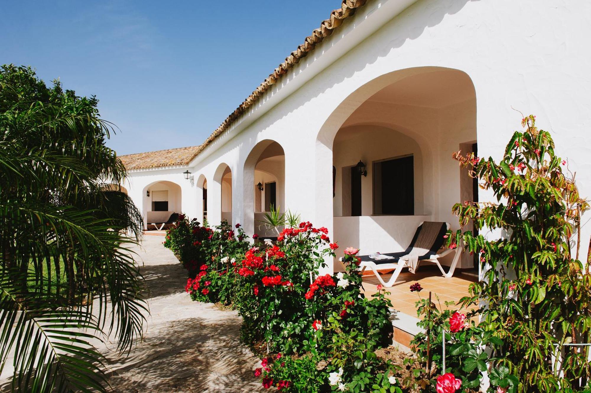 Hotel La Codorniz Tarifa Exterior foto